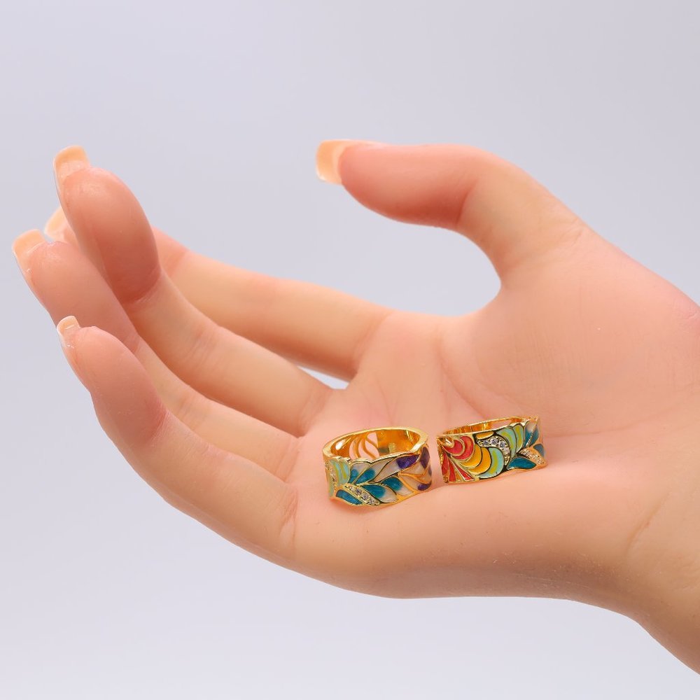 S925 Silver plated multi color fashion ring with golden color feathering. - Picture 4 of 12